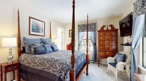 316 Pond Road Wayne ME 04284