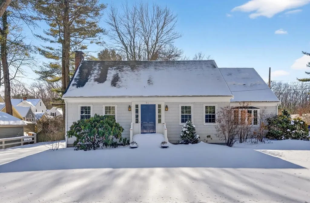 24 Johnson Road Falmouth ME 04105