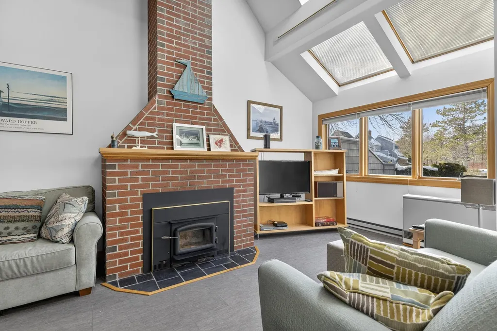 146 W Grand Avenue Old Orchard Beach ME 04064