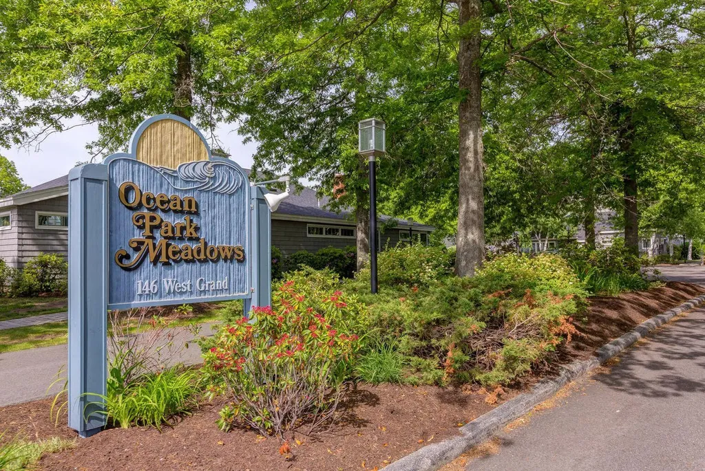 146 W Grand Avenue Old Orchard Beach ME 04064