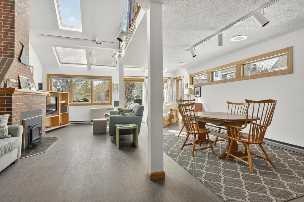 146 W Grand Avenue Old Orchard Beach ME 04064