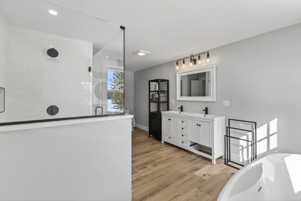90 Macomber Road Readfield ME 04355