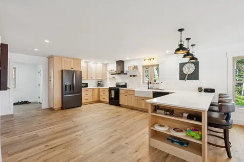 90 Macomber Road Readfield ME 04355
