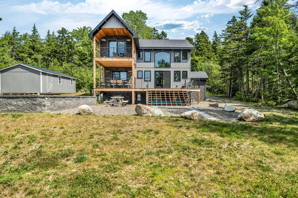 39 Pratt Lane Danforth ME 04424