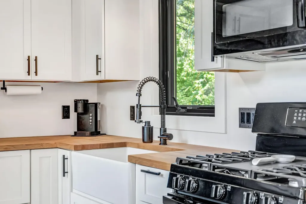 39 Pratt Lane Danforth ME 04424