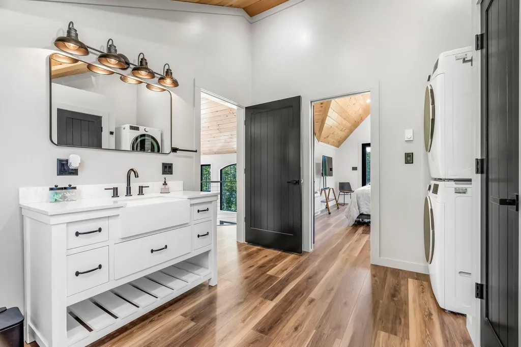 39 Pratt Lane Danforth ME 04424