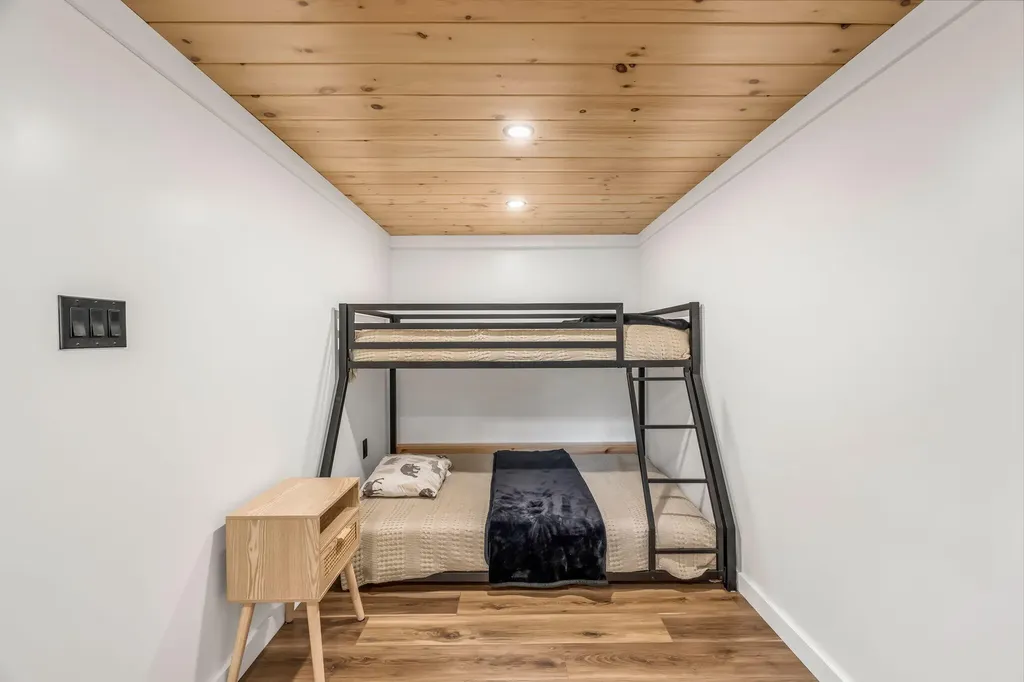39 Pratt Lane Danforth ME 04424