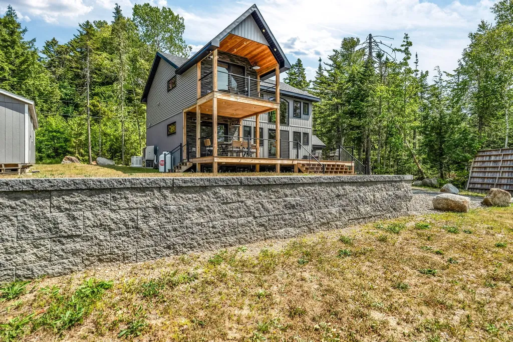 39 Pratt Lane Danforth ME 04424