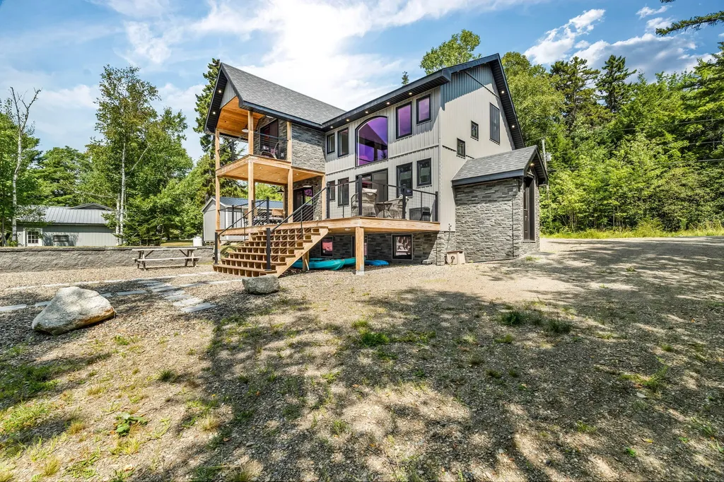 39 Pratt Lane Danforth ME 04424