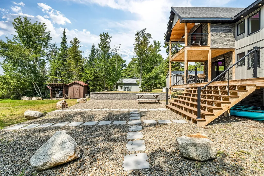 39 Pratt Lane Danforth ME 04424