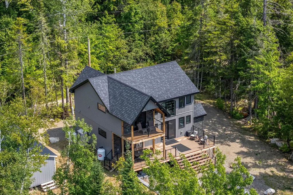 39 Pratt Lane Danforth ME 04424