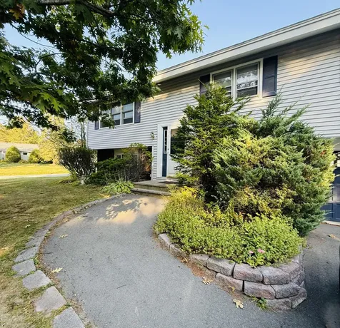 6 Lorraine Avenue Brewer ME 04412