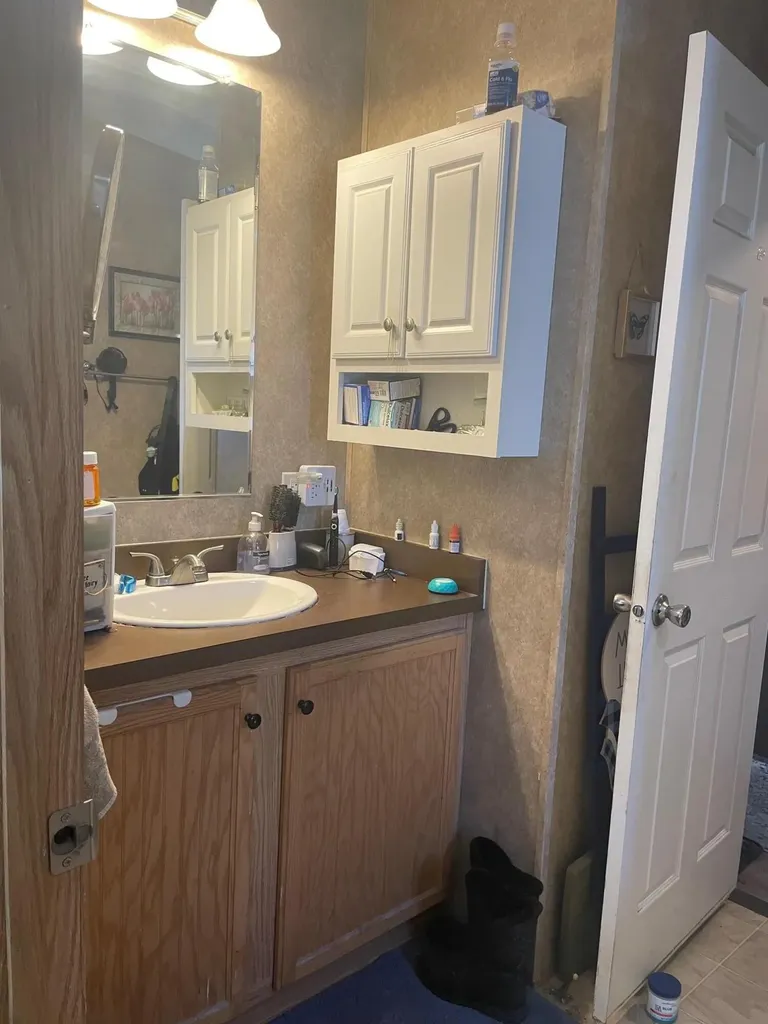 8 Hemlock Street Lebanon ME 04027