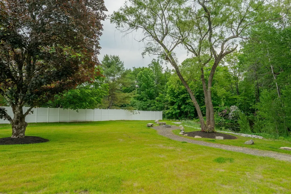 7 Parsonage Road North Yarmouth ME 04097