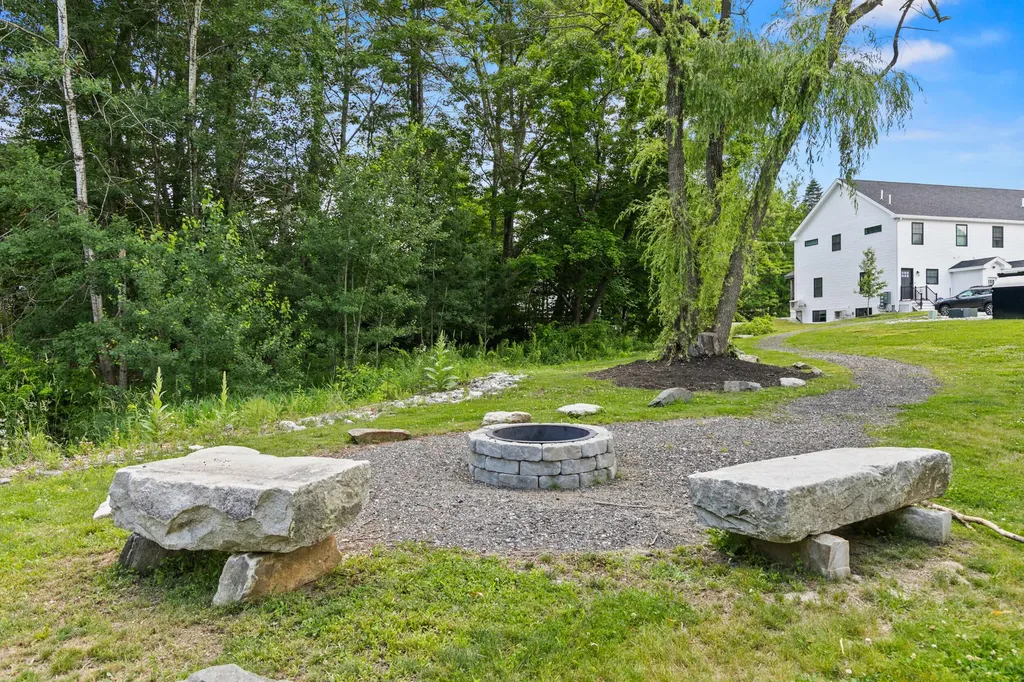 7 Parsonage Road North Yarmouth ME 04097