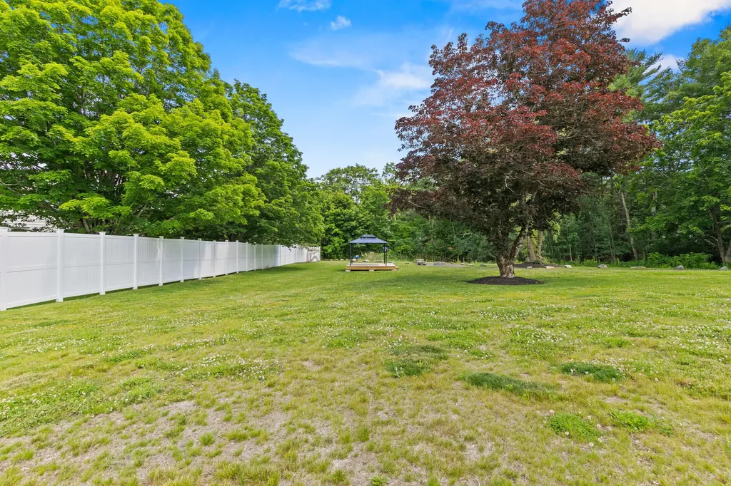 7 Parsonage Road North Yarmouth ME 04097
