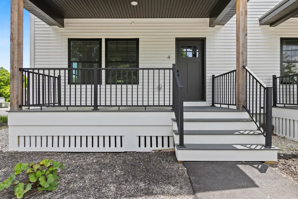 7 Parsonage Road North Yarmouth ME 04097