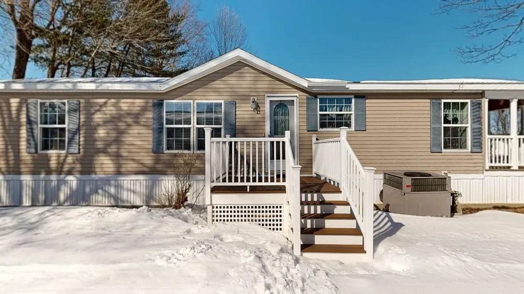 13 Village Drive Lewiston ME 04240
