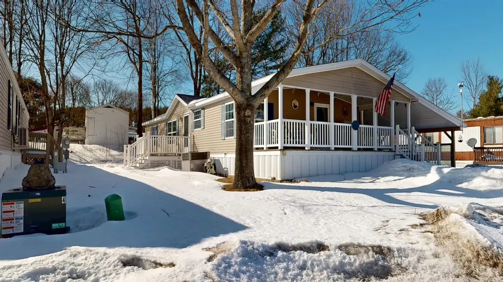 13 Village Drive Lewiston ME 04240