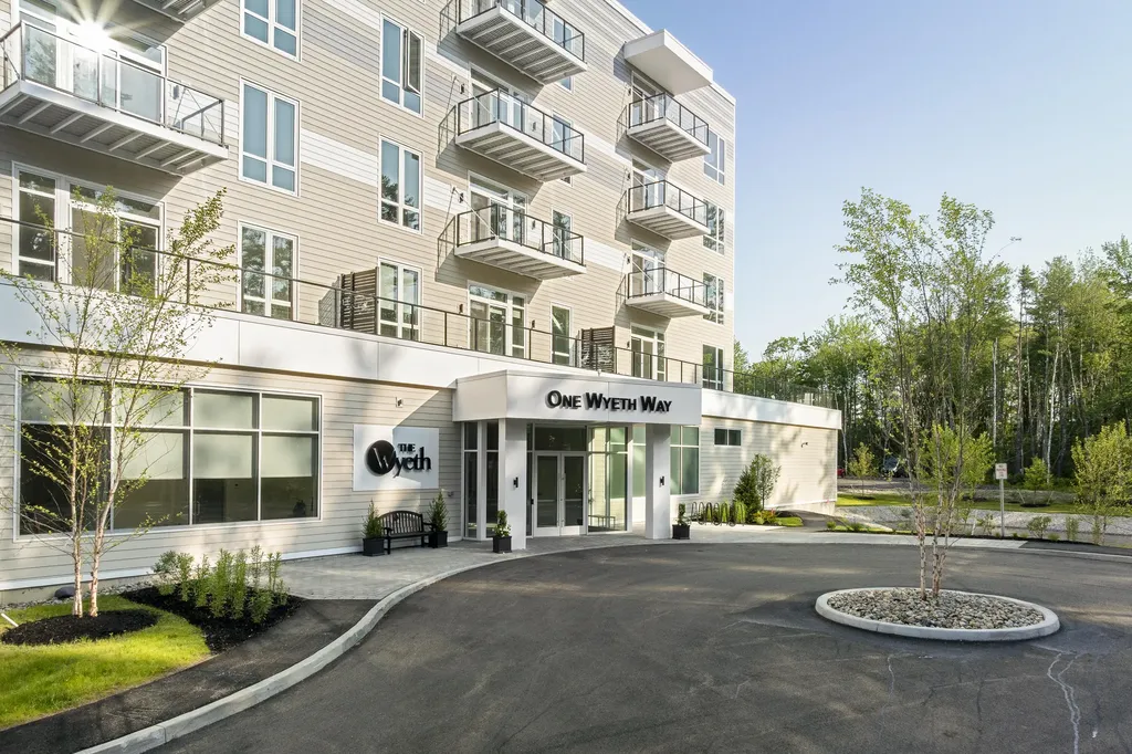 267 Us Route 1 Falmouth ME 04105