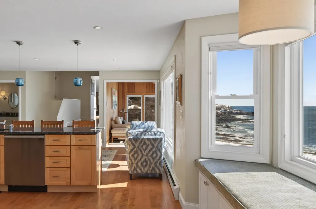 10 Sunny Bank Road Cape Elizabeth ME 04107