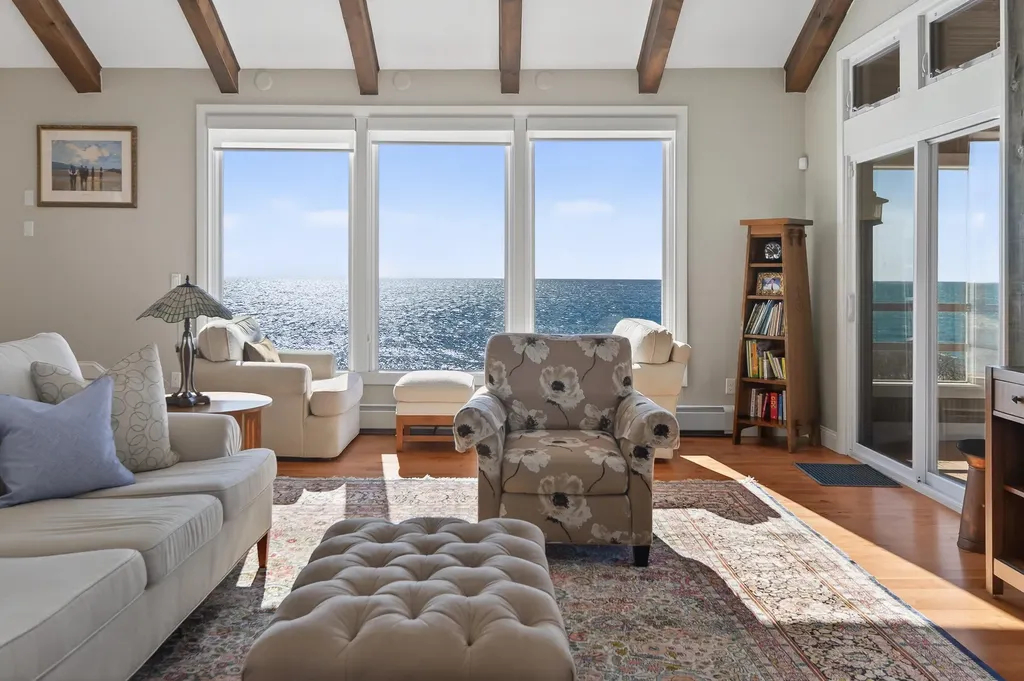 10 Sunny Bank Road Cape Elizabeth ME 04107