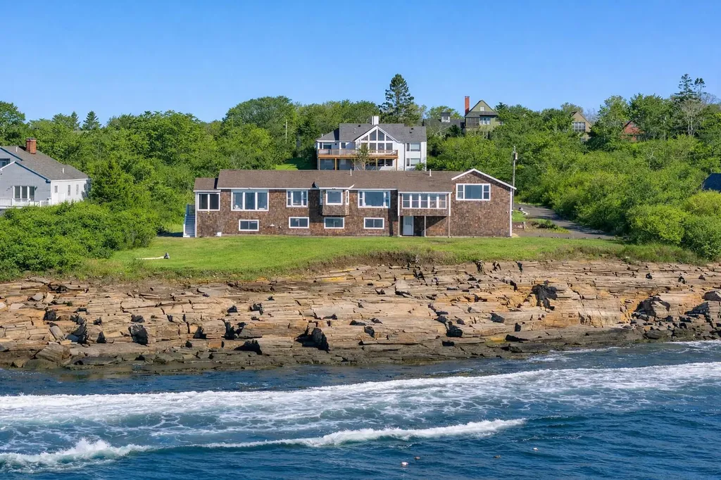 10 Sunny Bank Road Cape Elizabeth ME 04107