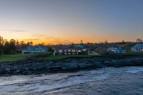 10 Sunny Bank Road Cape Elizabeth ME 04107