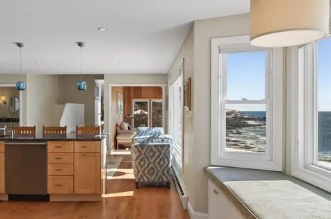 10 Sunny Bank Road Cape Elizabeth ME 04107