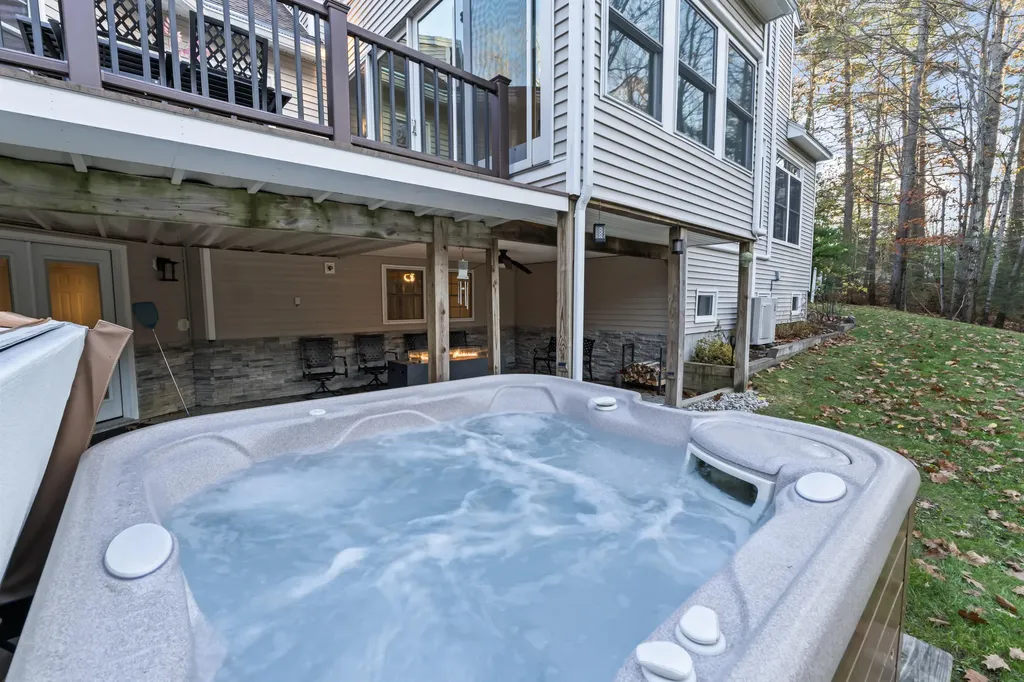 22 Adams Lane Ogunquit ME 03907