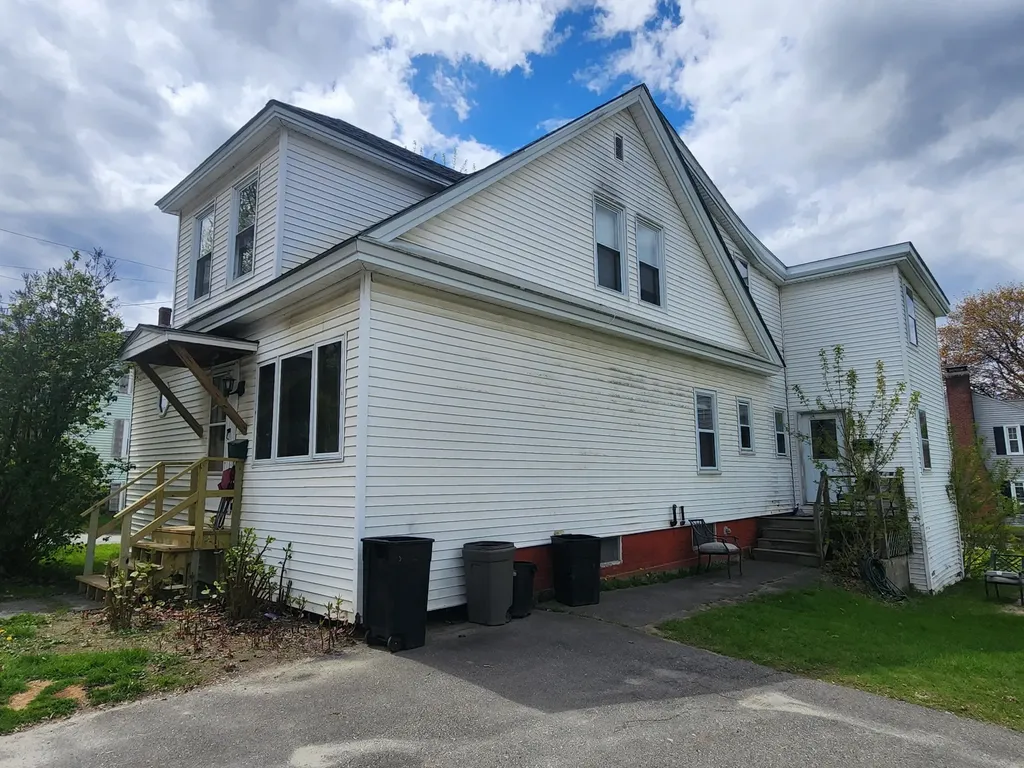 63 Summer Street Waterville ME 04901
