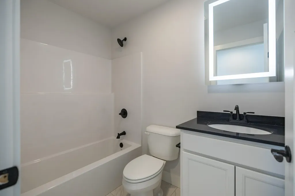 17 Streamside Drive Auburn ME 04210