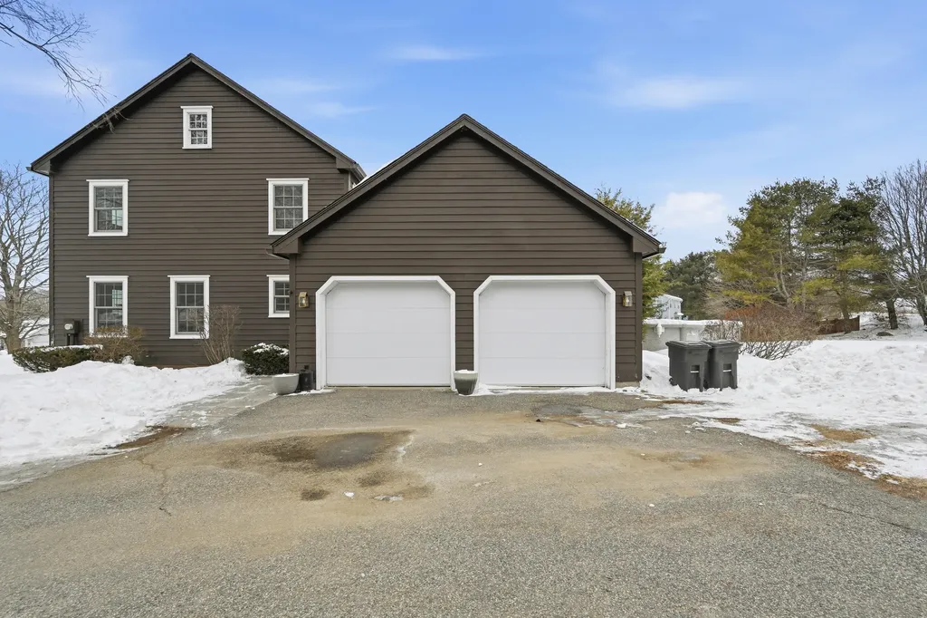 14 Briarcliff Knoll Auburn ME 04210