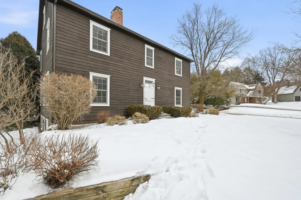 14 Briarcliff Knoll Auburn ME 04210