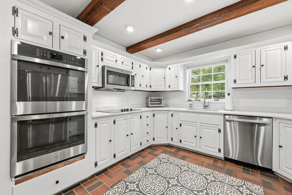 14 Briarcliff Knoll Auburn ME 04210