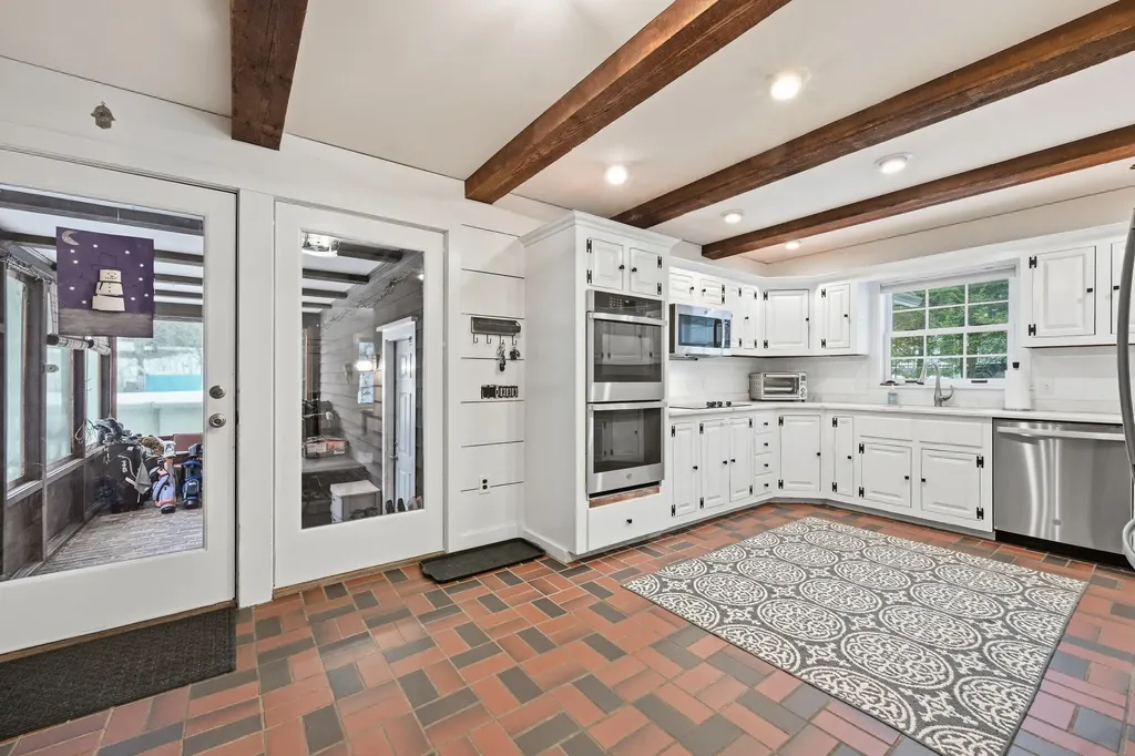 14 Briarcliff Knoll Auburn ME 04210