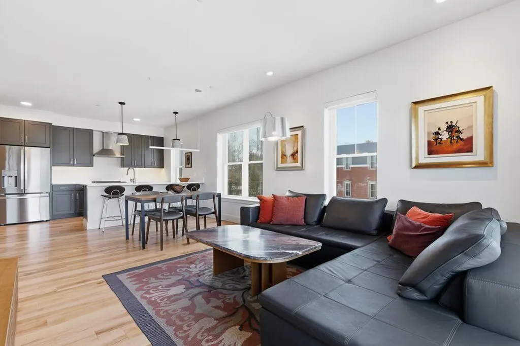 65 Mcauley Way Portland ME 04103