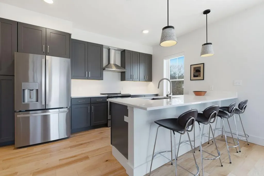 65 Mcauley Way Portland ME 04103