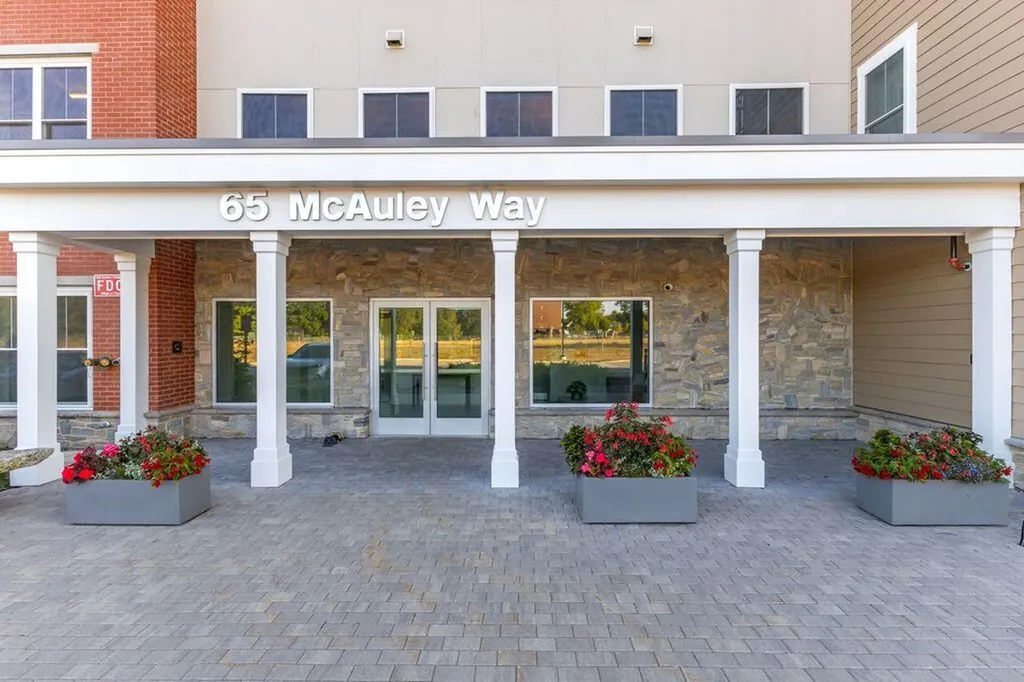 65 Mcauley Way Portland ME 04103