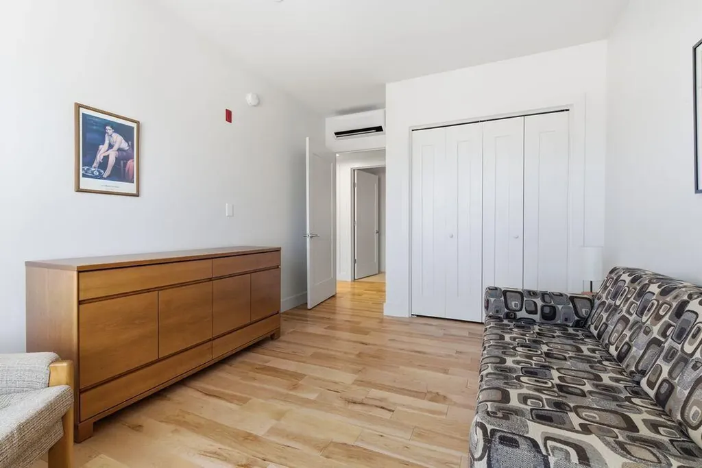 65 Mcauley Way Portland ME 04103