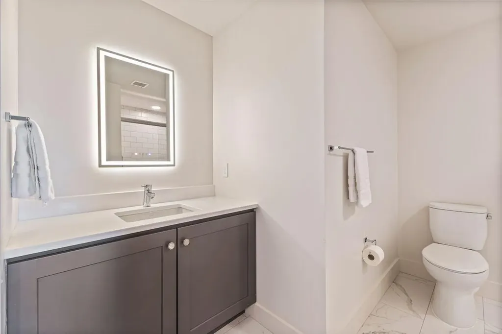 65 Mcauley Way Portland ME 04103