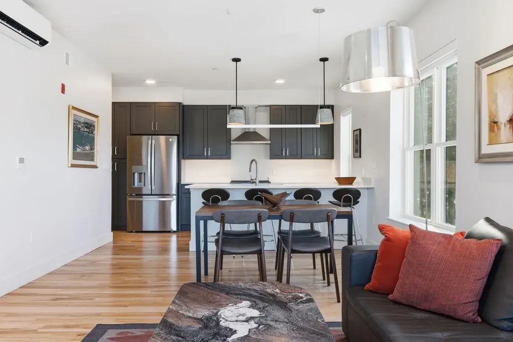 65 Mcauley Way Portland ME 04103