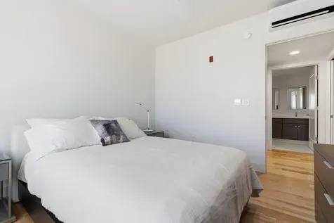 65 Mcauley Way Portland ME 04103