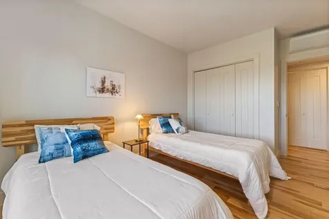 65 Mcauley Way Portland ME 04103