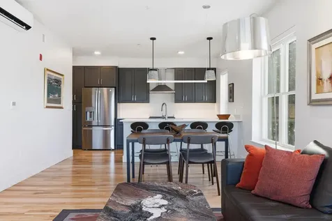 65 Mcauley Way Portland ME 04103