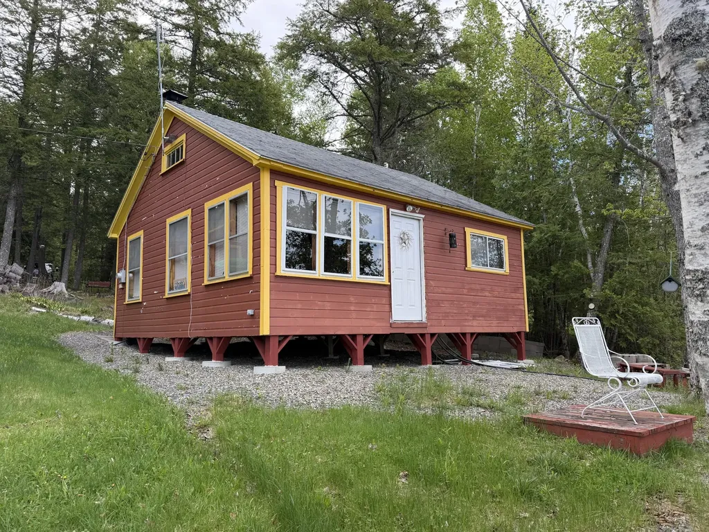 76 Hoover Lane Lincoln ME 04457