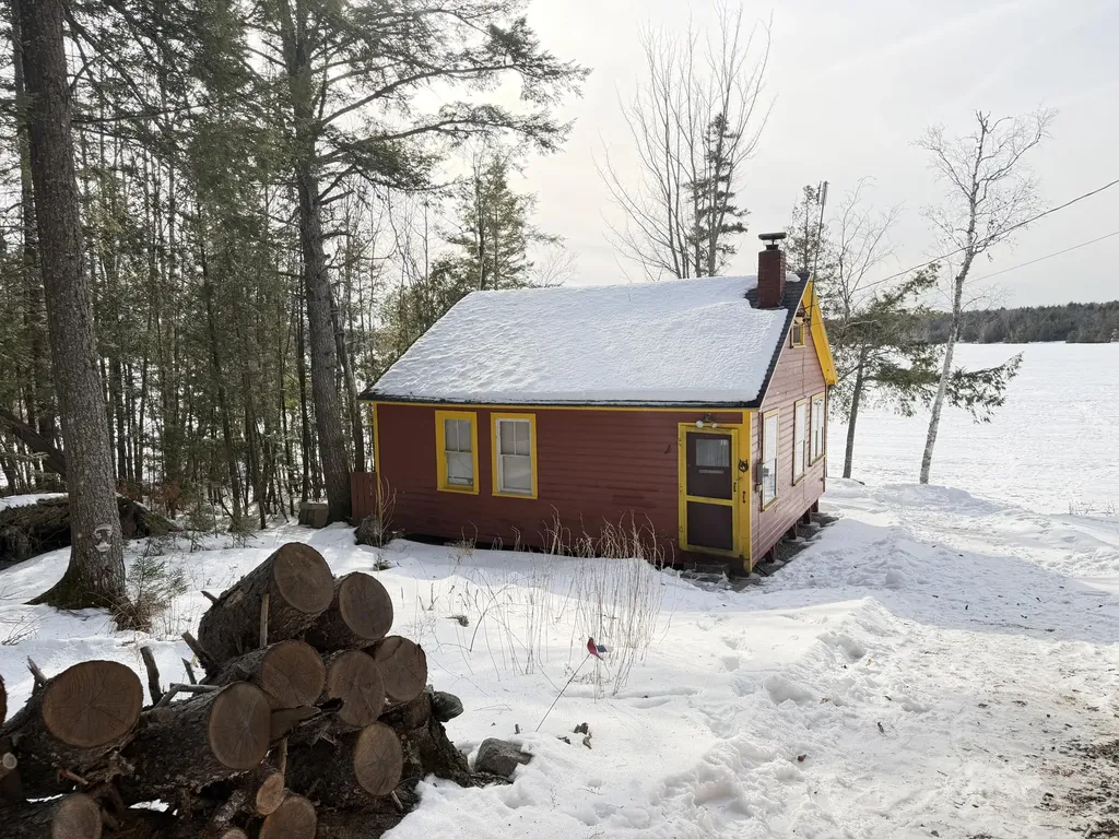 76 Hoover Lane Lincoln ME 04457