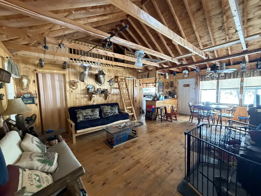 76 Hoover Lane Lincoln ME 04457