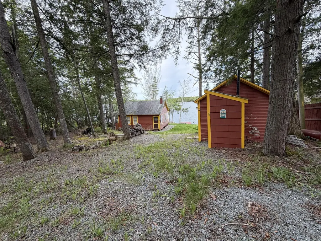 76 Hoover Lane Lincoln ME 04457