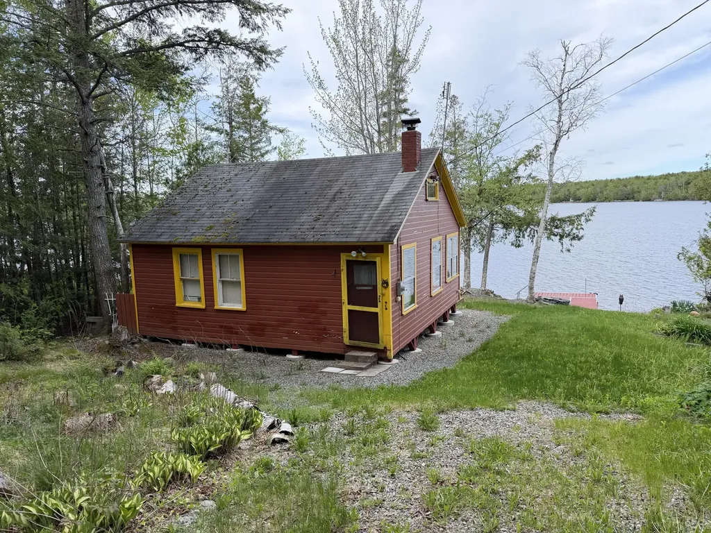 76 Hoover Lane Lincoln ME 04457